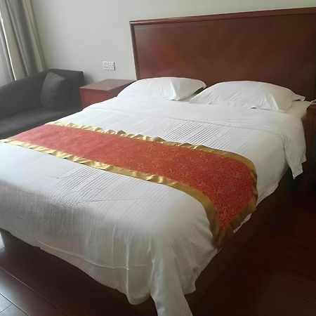 Greentree Inn Linyi Feixian Jianshe Road Express Hotel Εξωτερικό φωτογραφία